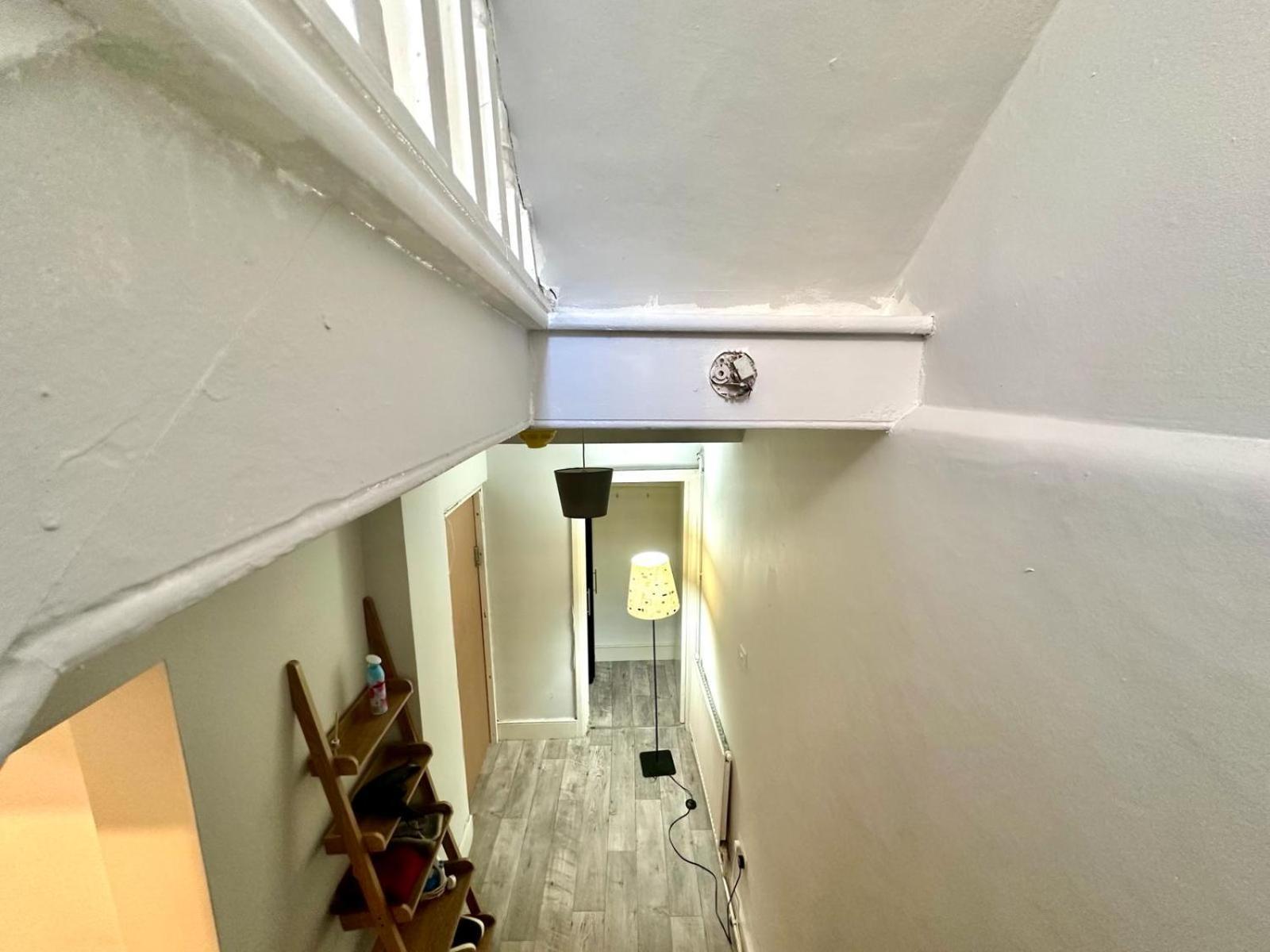 Whitechapel Station Rooms Londyn Zewnętrze zdjęcie