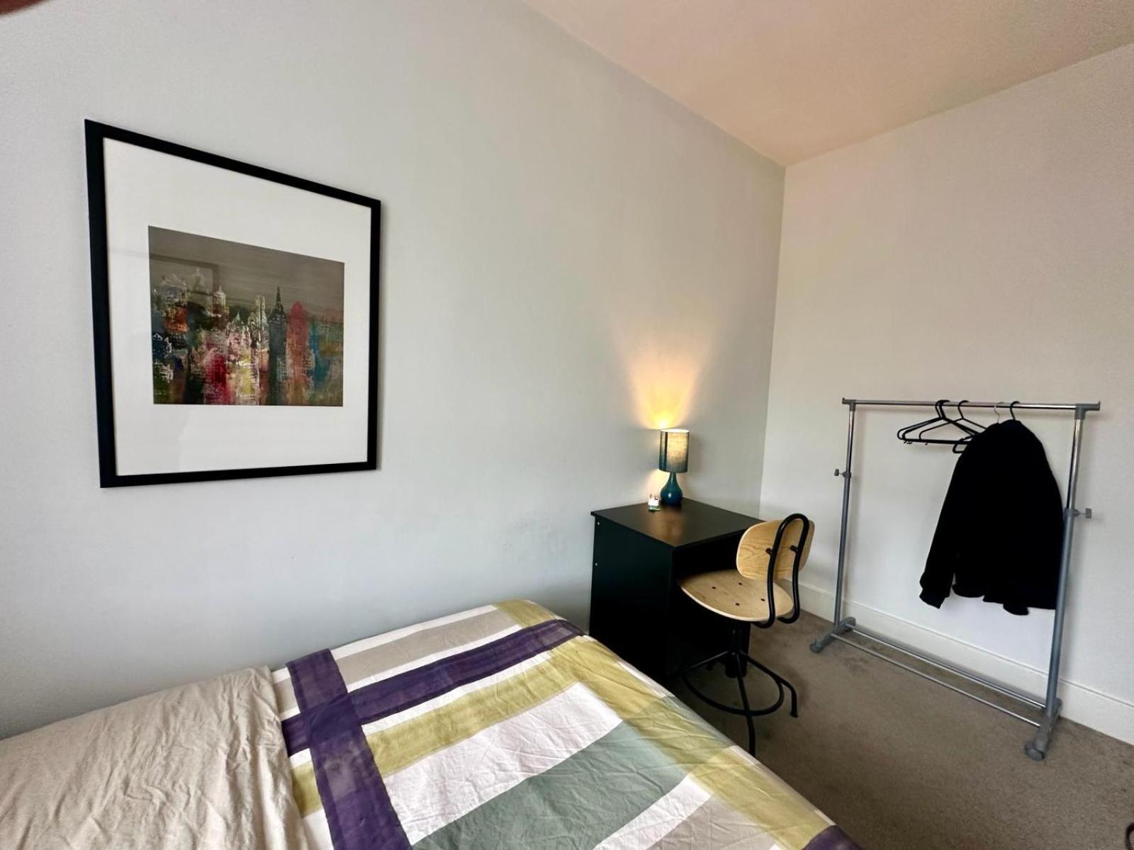 Whitechapel Station Rooms Londyn Zewnętrze zdjęcie