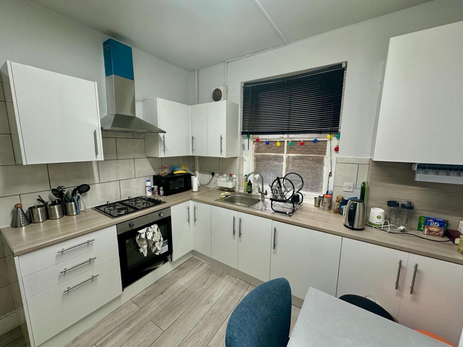Whitechapel Station Rooms Londyn Zewnętrze zdjęcie
