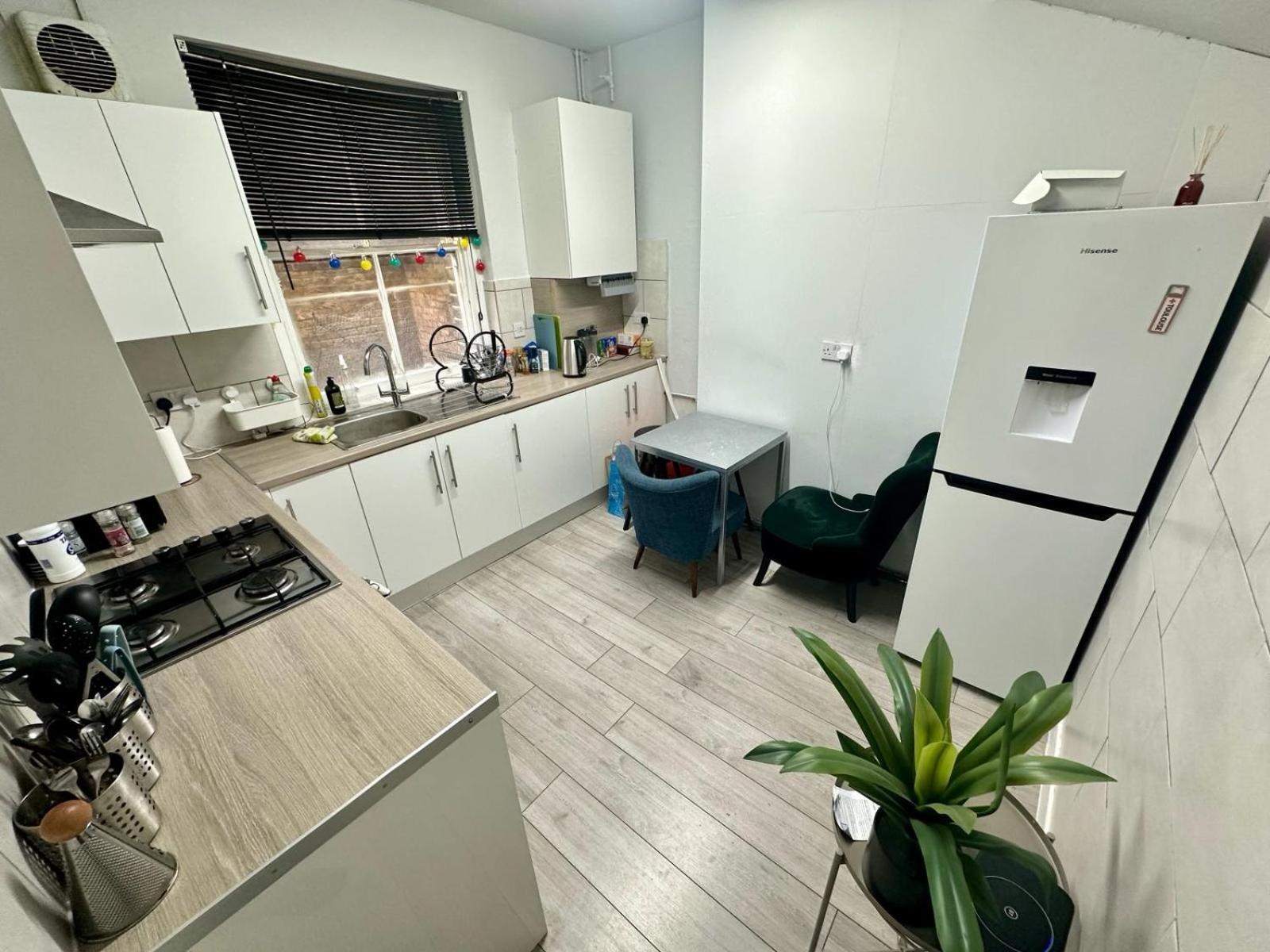 Whitechapel Station Rooms Londyn Zewnętrze zdjęcie